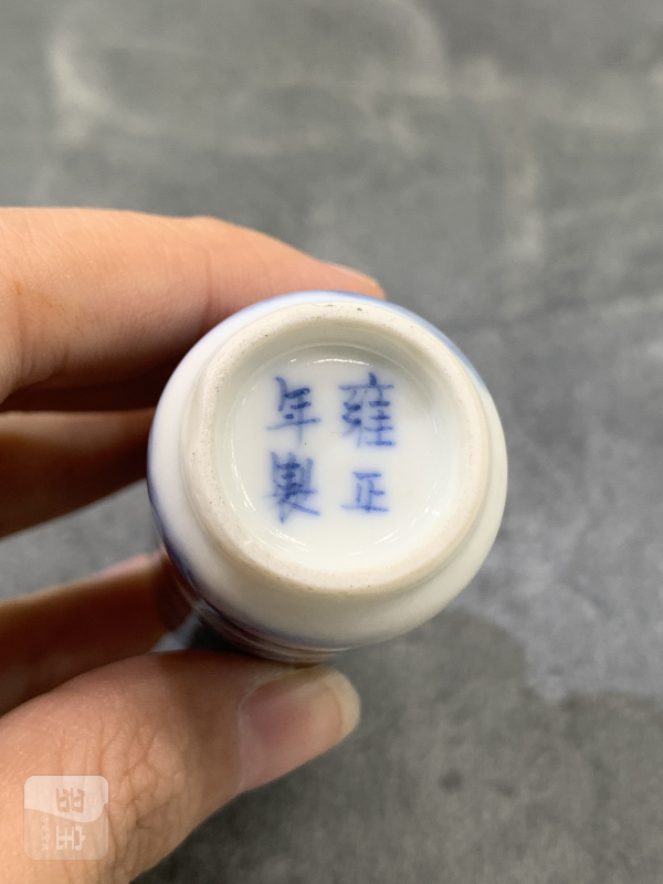 清晚期青花寒江独钓纹鼻烟壶 - 图9